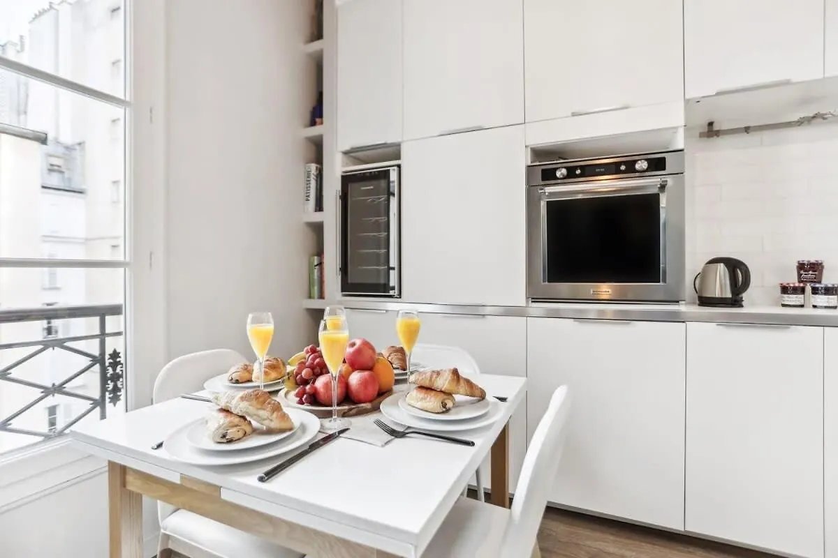 Eiffel Tower - Cityapartmentstay شقة