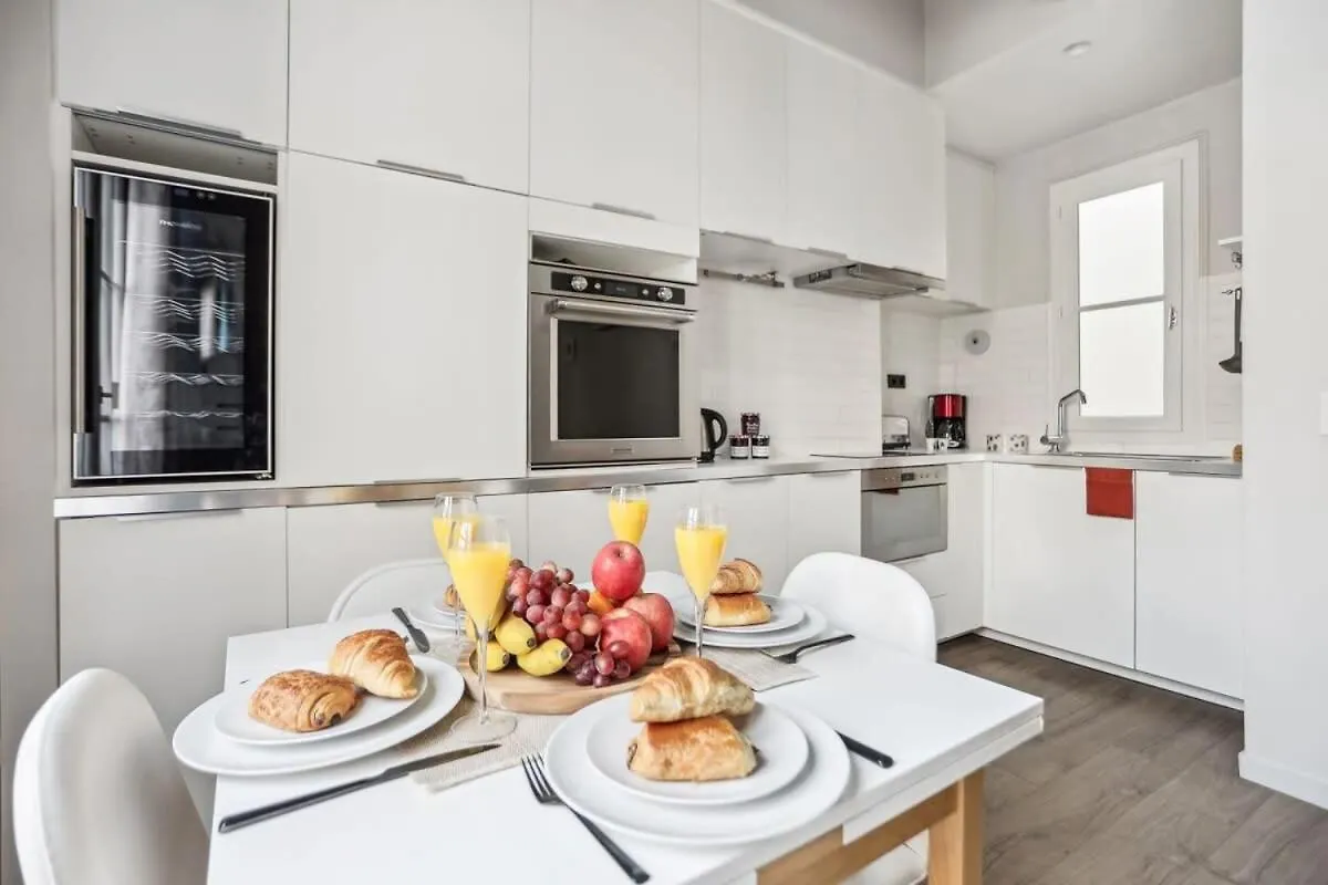 Eiffel Tower - Cityapartmentstay דירה